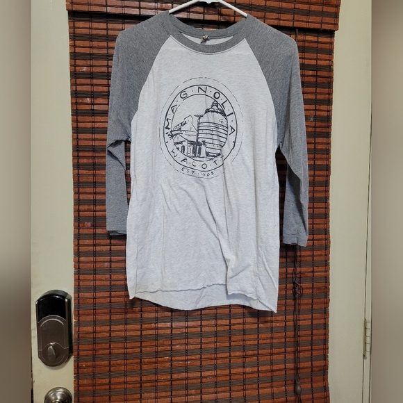 Tops - Gray and White Raglan T-Shirt